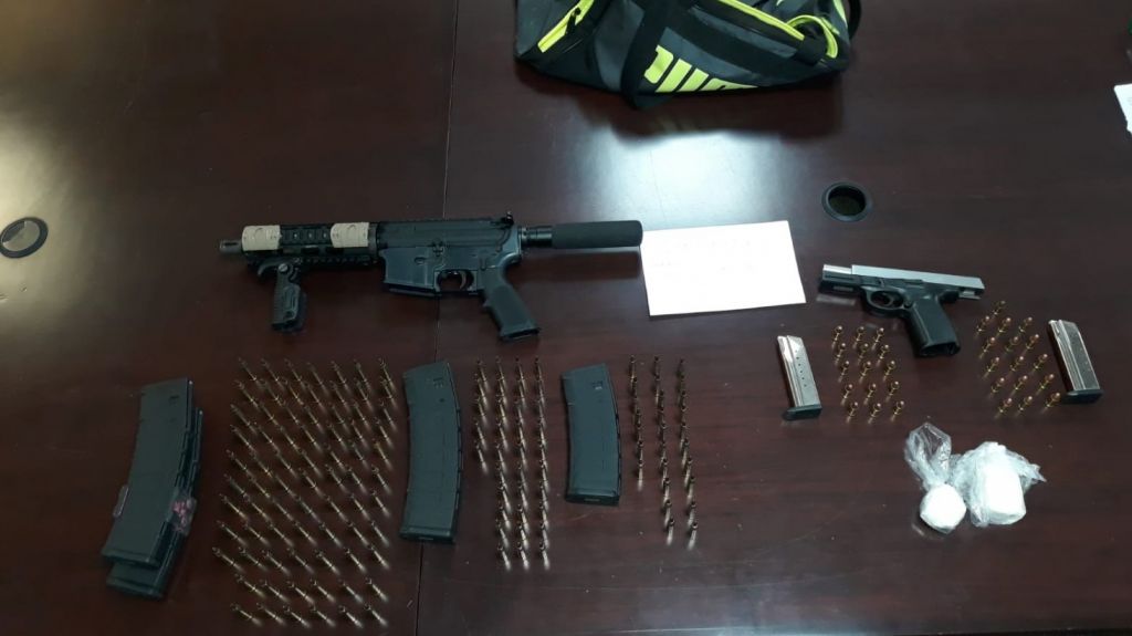  Fotos: Arrestan una pareja en Ponce con armas y drogas 