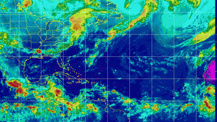 Fuertes aguaceros en la tarde hacia la mitad Oeste. Poca lluvia en zonas bajo sequÃ­a...