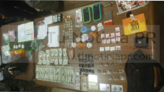 División de Inteligencia Criminal de Bayamón, arresta a tres en allanamiento  