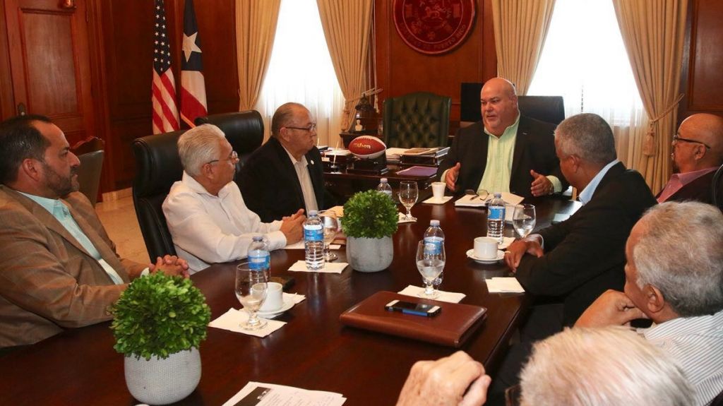  Presidente de la C&aacute;mara se re&uacute;ne con l&iacute;deres sindicales de diversas agencias del gobierno 