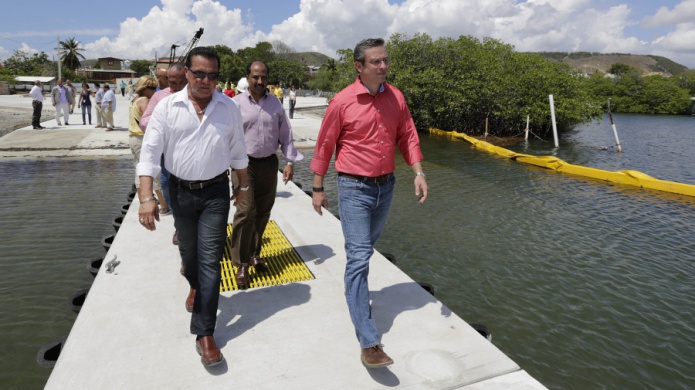 Gobernador inaugura el nuevo poblado La Parguera en Lajas