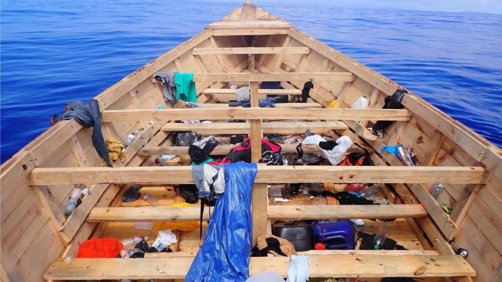  Interceptan a 54 personas que pretend&iacute;an entrar ilegalmente a PR en una yola 