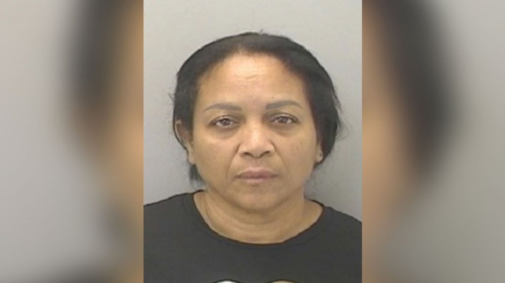  Mujer le lanza un bloque de cemento a su ex pareja en San Juan 