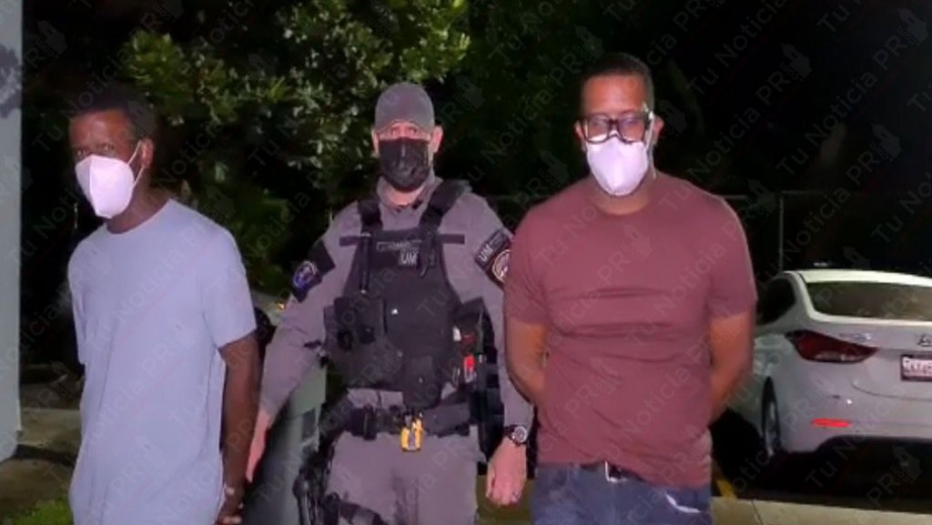  Video: UM de Carolina arresta dos hombres con armas de fuego 