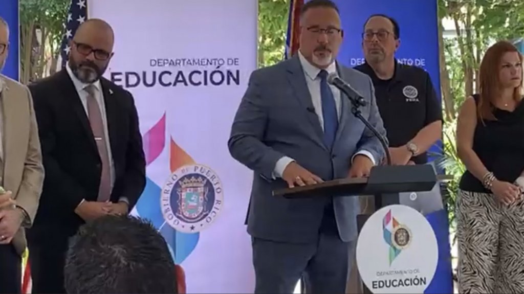  Departamento de Educaci&oacute;n federal entrega $215 millones para estudiantes y aumento de salario para maestros 