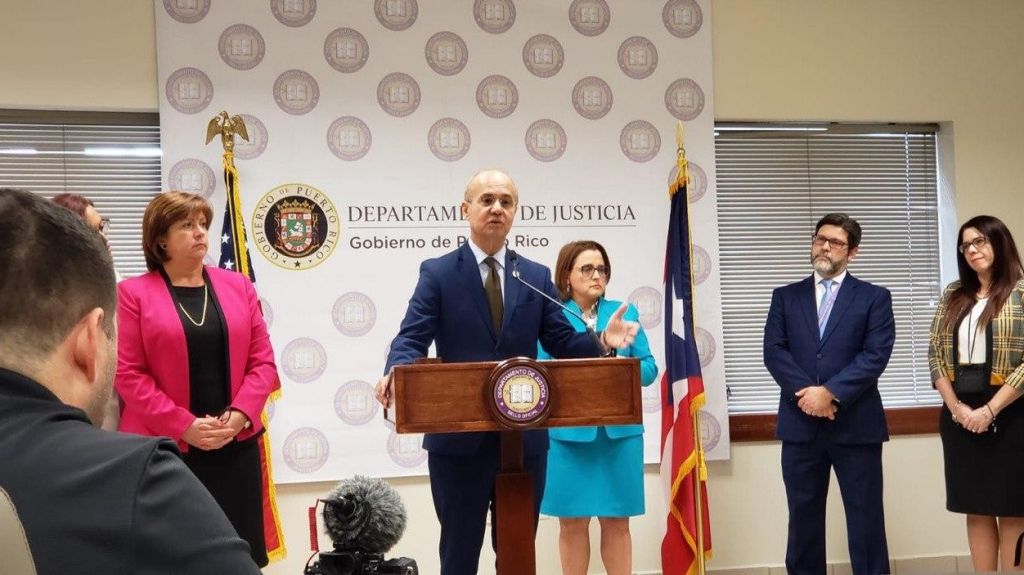  Departamento de Justicia y la Universidad de Puerto Rico firman acuerdo de colaboraci&oacute;n para estudio y trabajo en el Registro de la Propiedad 