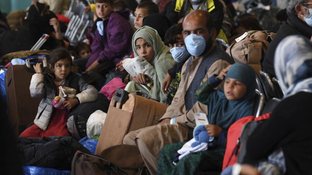  Estados Unidos suspende temporalmente los vuelos con afganos tras casos de sarampi&oacute;n 