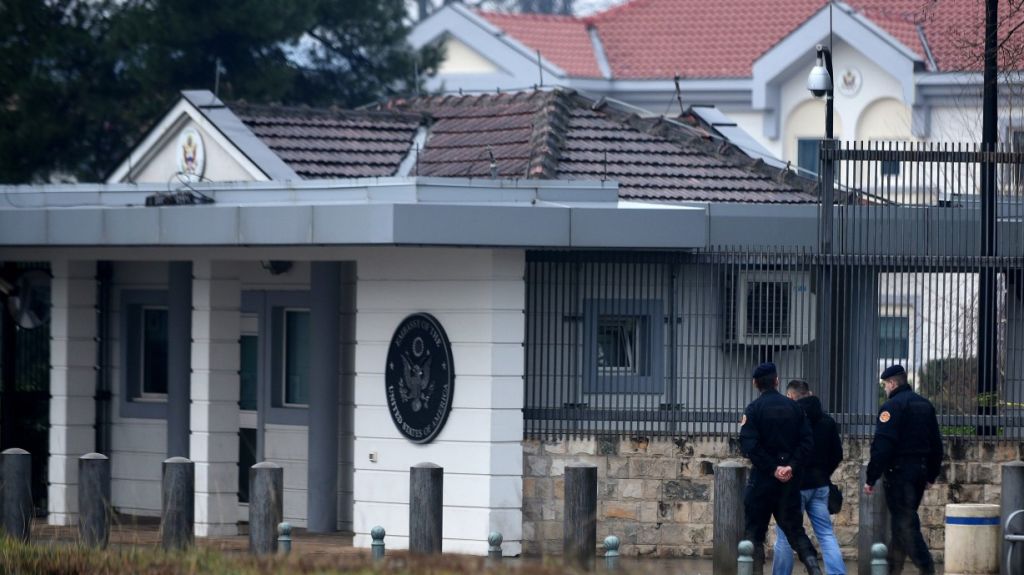  Escuche audio: Atacante suicida lanza granada contra la embajada de EEUU en Montenegro 
