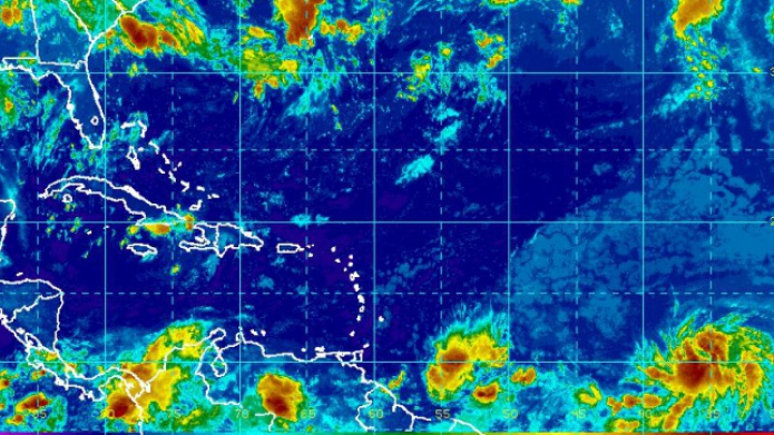 Un 90 porciento de probabilidad de desarrollo para fuerte onda tropical...