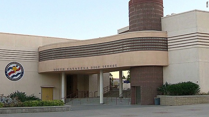 Dos alumnos en California planeaban matar "tantos estudiantes como fuera posible"