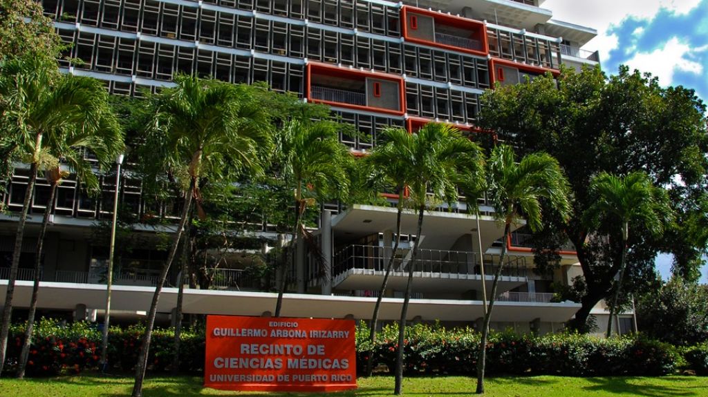  Estudiantes del RCM reciben desembolso del Cares Act 