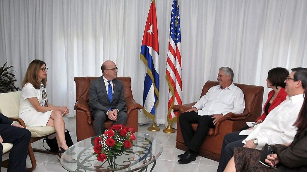  El presidente cubano recibe a un congresista de EE.UU. proclive al acercamiento 