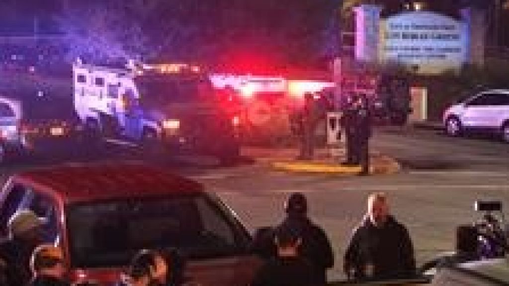  Al menos cuatro heridos tras tiroteo en una sinagoga en California 