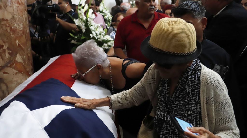  Ponce despide al exgobernador Rafael Hern&aacute;ndez Col&oacute;n 