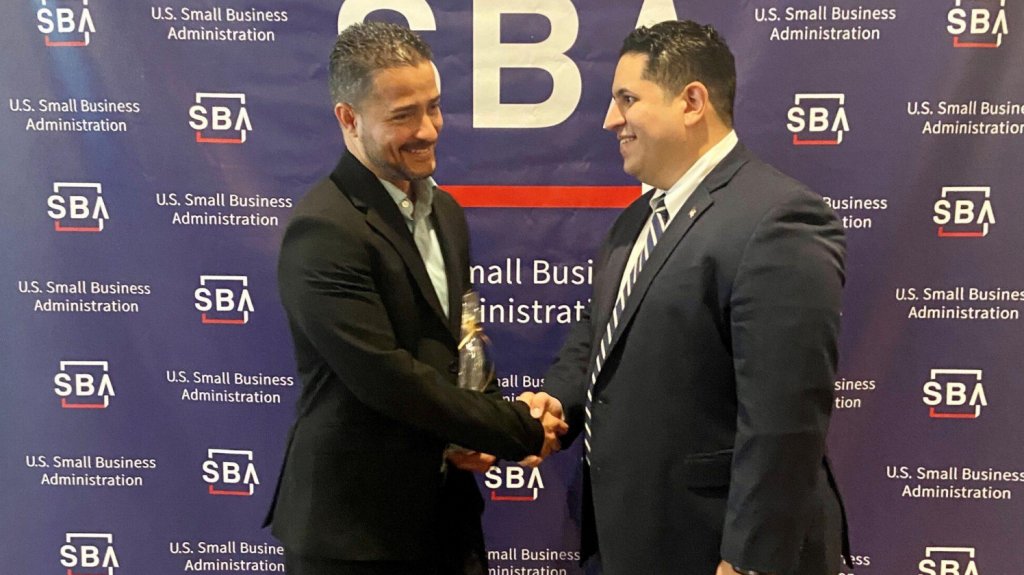  Reconocen a empresarios locales en Semana Nacional de los Pequeños Negocios 