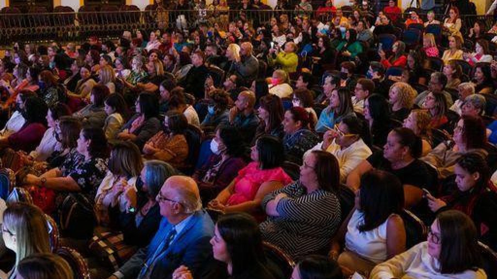  Departamento del Trabajo capacita a mujeres y ofrece herramientas para su desarrollo personal y profesional durante cumbre de la mujer trabajadora 