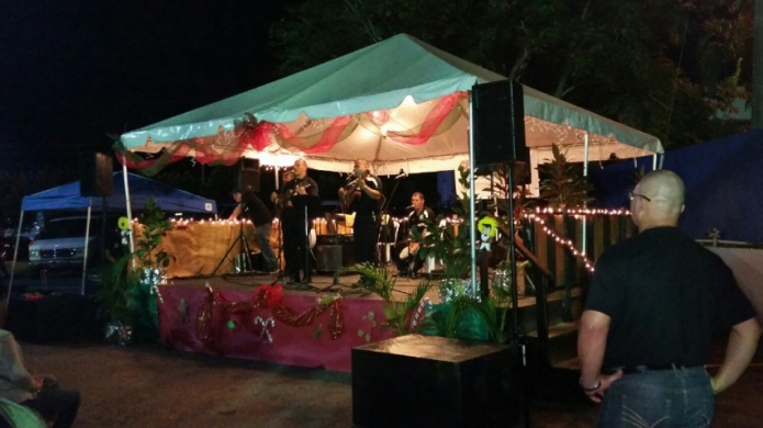 PRIMER ENCENDIDO NAVIDEÃO DE LA POLICIA EN ARECIBO