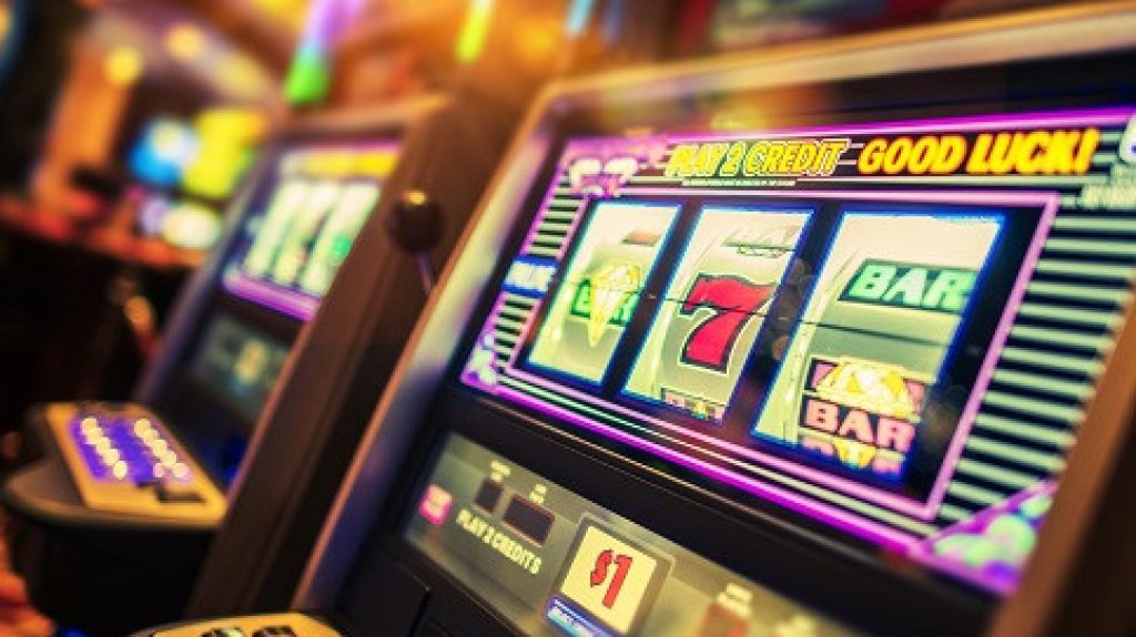  Operadores de M&aacute;quinas de Juegos para Adultos demandan al director ejecutivo de la Comisi&oacute;n de Juegos 