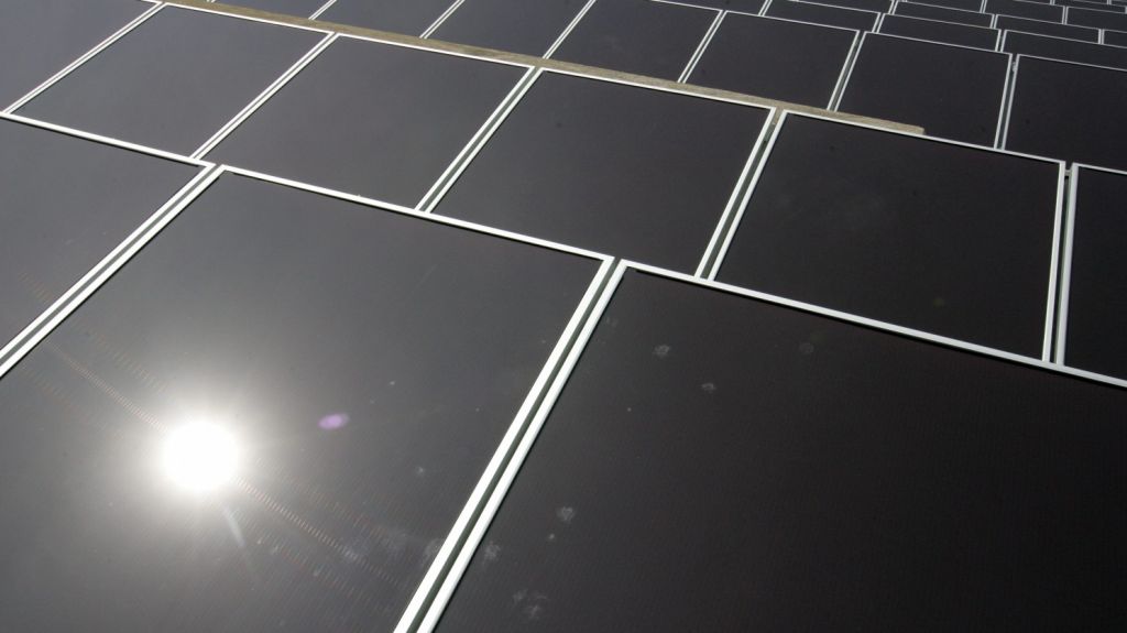  Experto ve el futuro en "maridaje" de energía solar y baterías eléctricas 