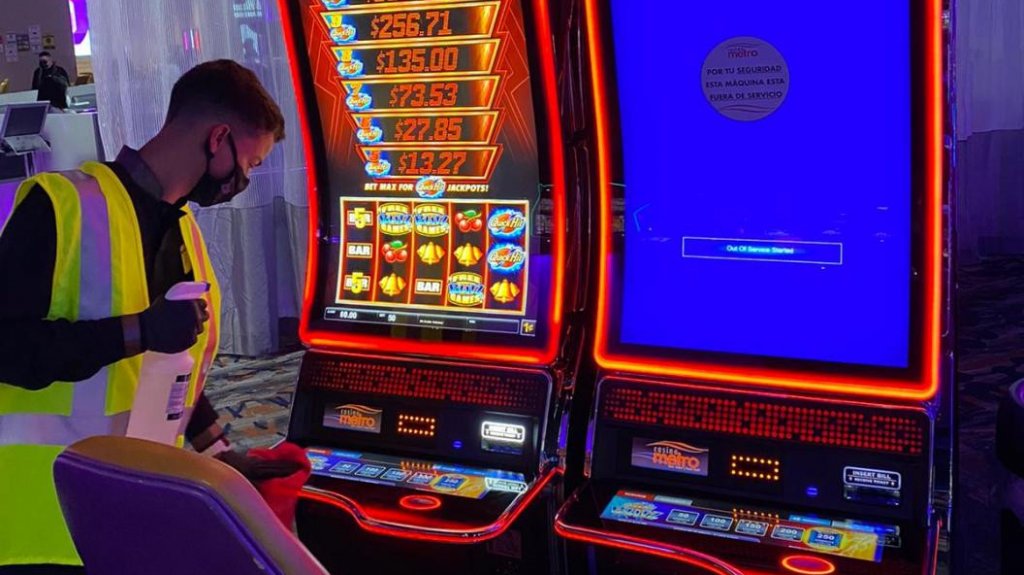  Realizan vacunación masiva contra Covid-19 en el Casino Metro 