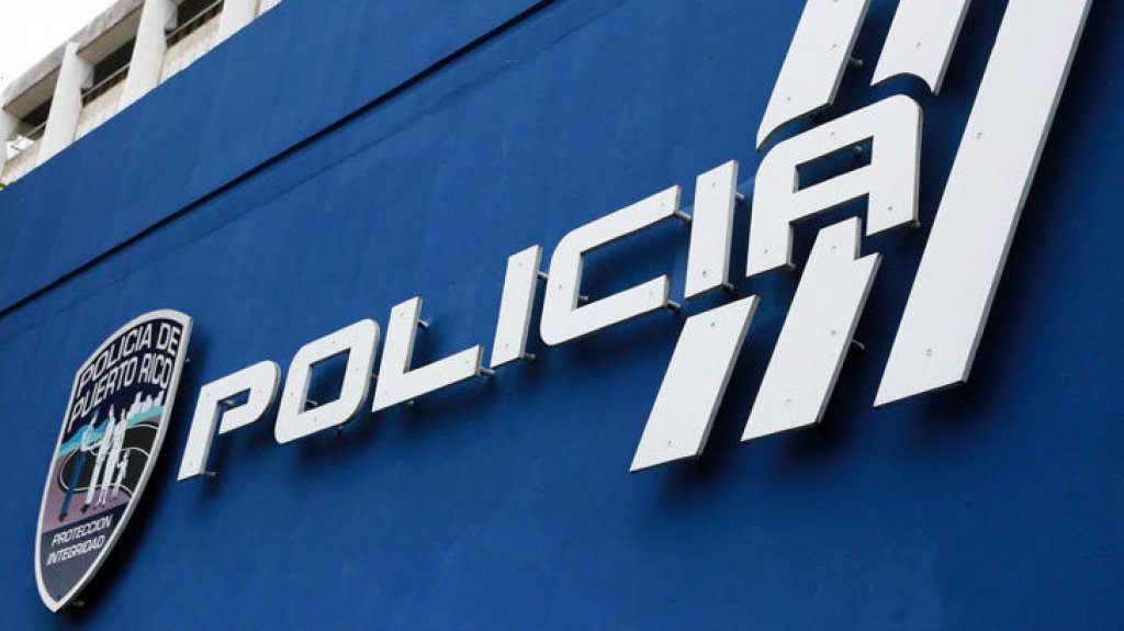  Cami&oacute;n tumba postes de tendido el&eacute;ctrico en Moca 