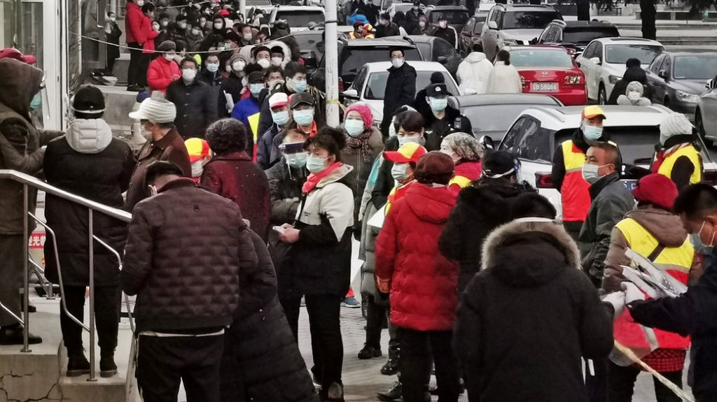  Sancionan a m&aacute;s de 50 personas por provocar un brote de coronavirus en una ciudad china 
