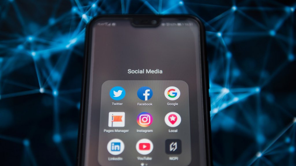  Facebook y YouTube podr&aacute;n ser multados si no eliminan contenido terrorista con una hora de plazo 