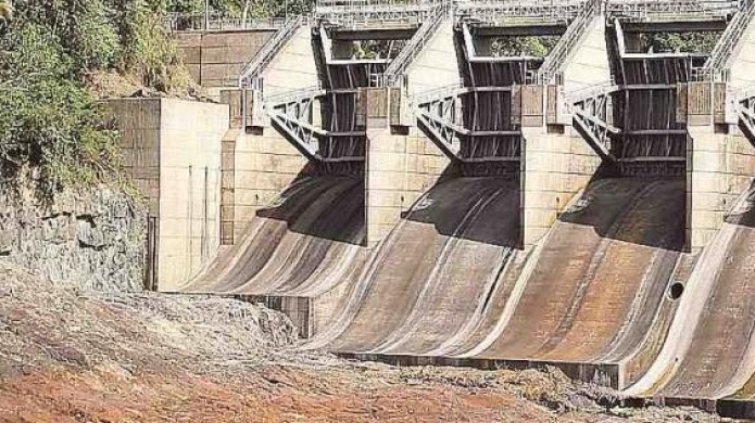 Amanecen represas tapadas en el norte debido a fuertes aguaceros