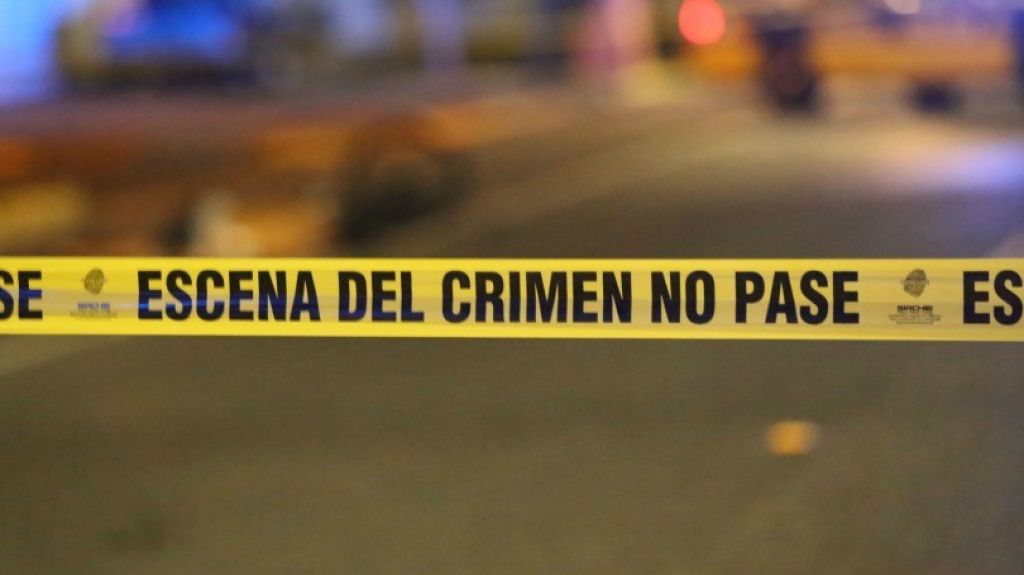  Un muerto y un herido frente a negocio de Guayama 