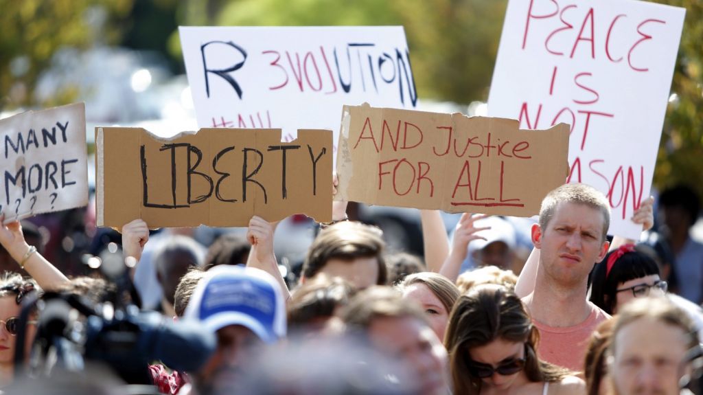 Un policÃ­a estadounidense es condenado a 20 aÃ±os de cÃ¡rcel por matar a un hombre negro