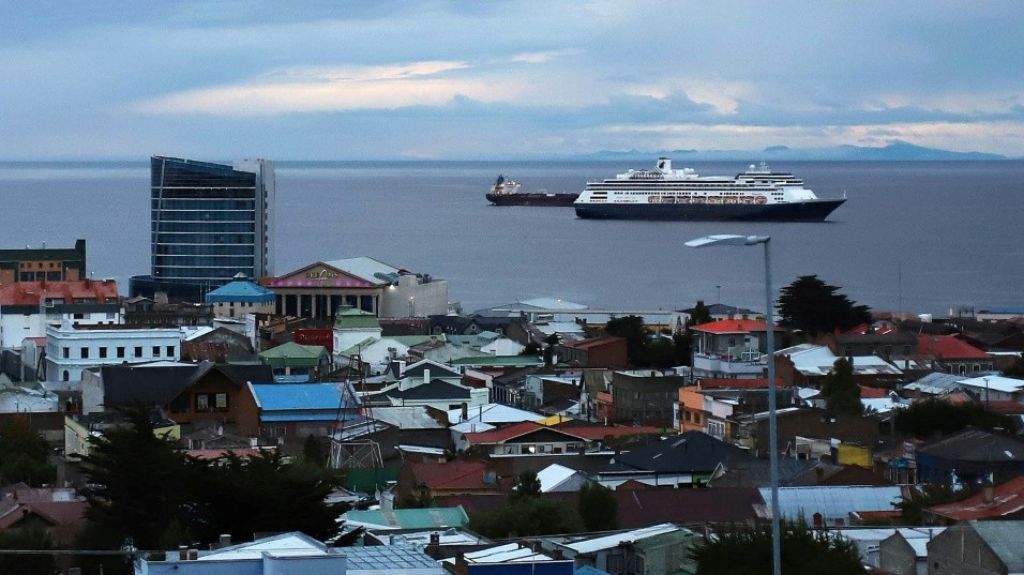  Un crucero con decenas de enfermos se dirige a Panam&aacute; tras cierre de puertos en Sudam&eacute;rica 