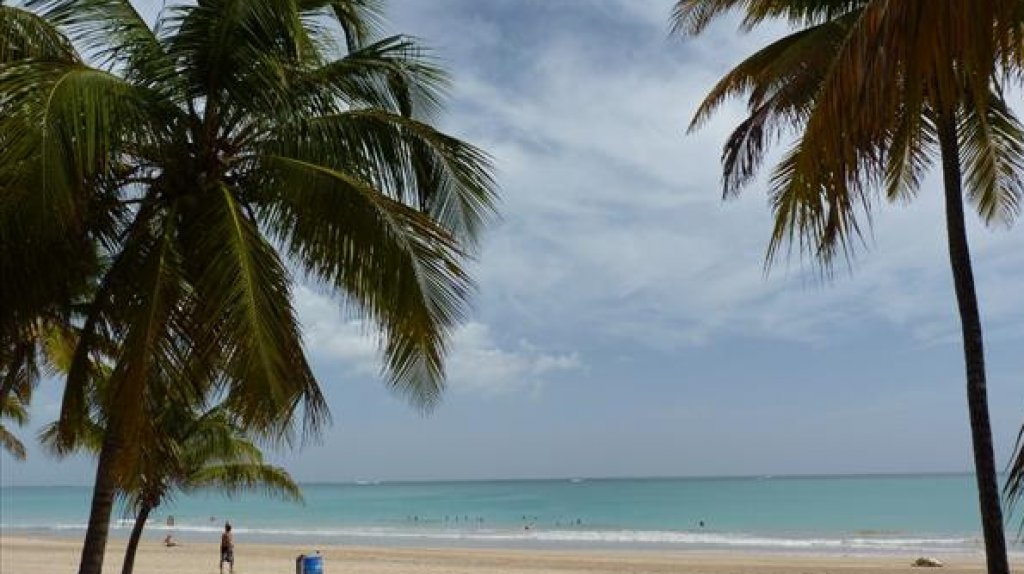  Video viral de Ciudadanos que encuentran un cuerpo flotando en playa de Isla Verde 