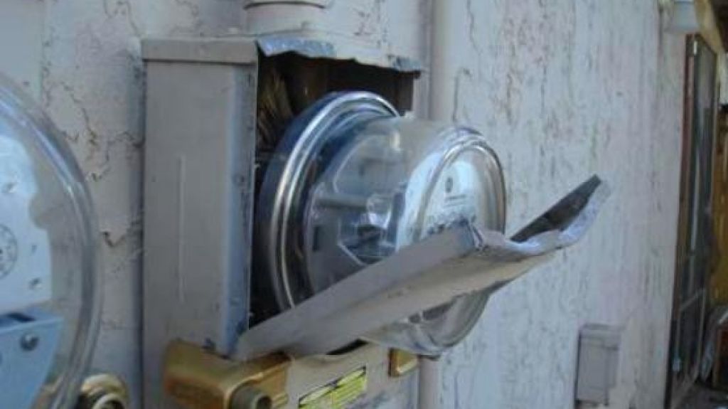  Informe cameral revela p&eacute;rdidas de $60 millones al a&ntilde;o por robo de luz 