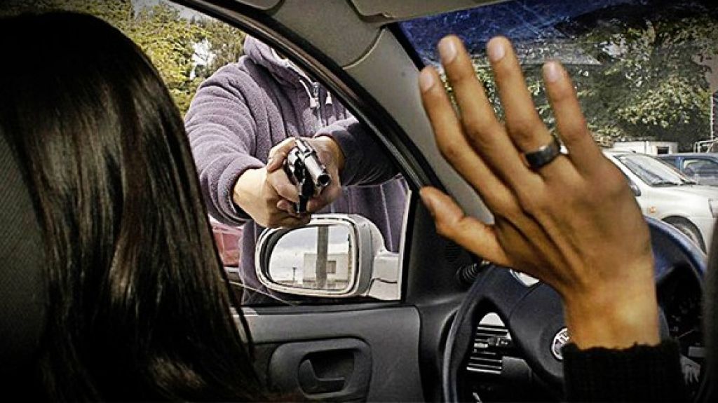  Conductora es v&iacute;ctima de carjacking en Carolina 