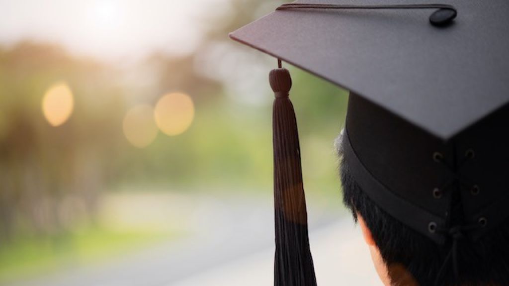  Cidra organiza cinema-graduaci&oacute;n y otorga incentivo de 300 d&oacute;lares a cada senior 