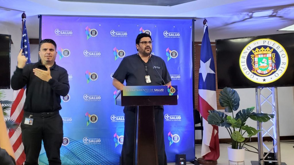  Secretario de Salud dice van a reevaluar sistema de vigilancia de COVID para las escuelas 