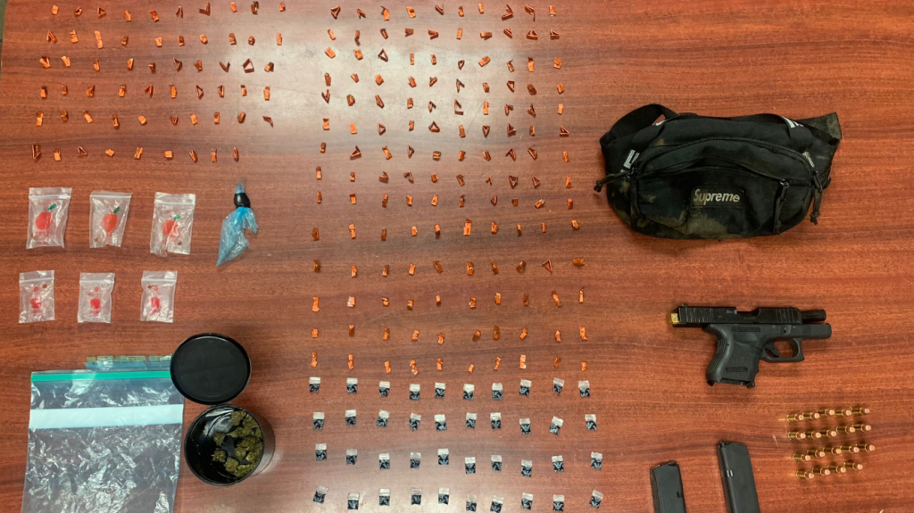  Dos arrestados con arma de fuego y drogas en Aguadilla 