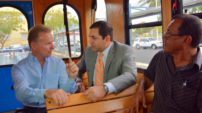 SECRETARIO DEL DTOP SE REUNE CON ALCALDE DE BAYAMON PARA VIABILIZAR ALTERNATIVA DE TRANSPORTE COLECTIVO