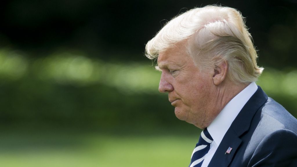  Trump va a su club de golf mientras Washington celebra el funeral de McCain 