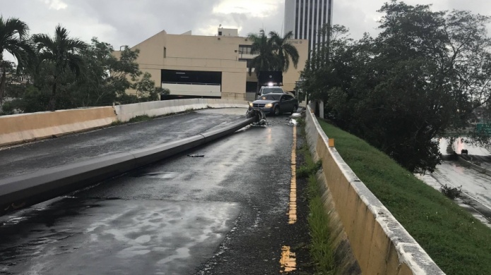 Video: Poste de expreso Baldorioty cae al suelo