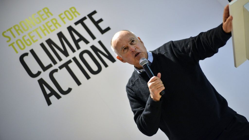  Activistas defraudados con gobernador de California por veto a dos leyes 