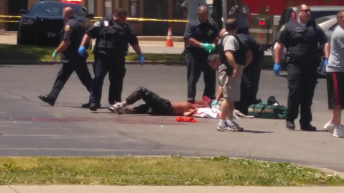 Hombre dispara contra otro en biblioteca pÃºblica de Cleveland