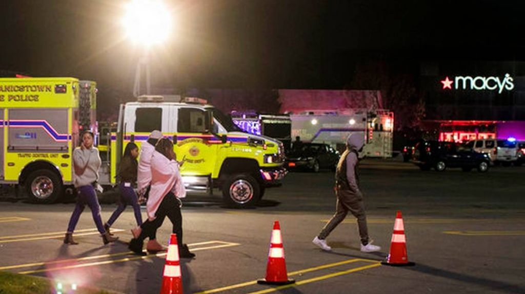 Evacuan centro comercial por disparo de arma en Nueva York