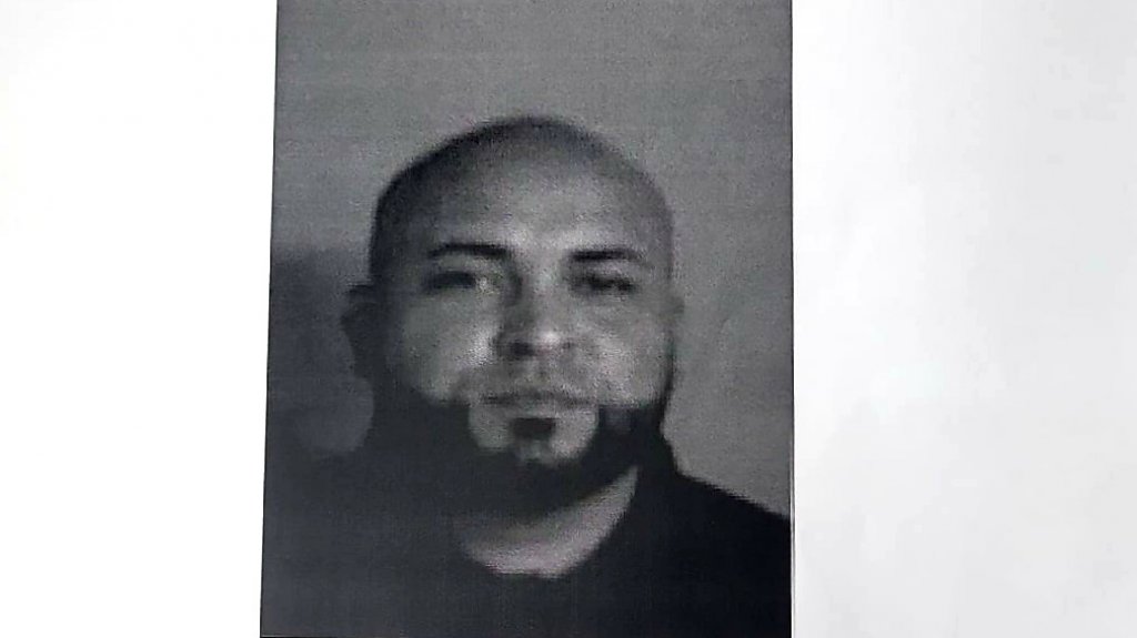  Siguen los contratistas fatulos, este cobro por puertas de garaje y nunca las hizo 