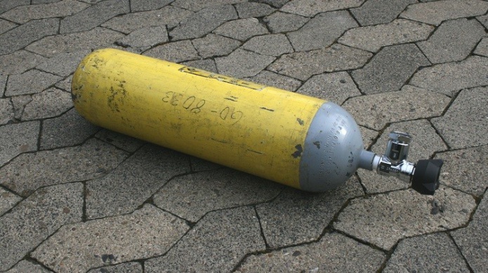 Un veterano de 91 aÃ±os sobrevive a un ataque de su cuidadora con un cilindro de oxÃ­geno