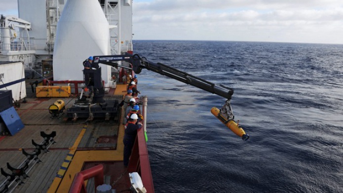 Detectan planetas en otras galaxias, pero no encuentran un aviÃ³n en el ocÃ©ano