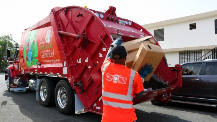 Carolina recogerÃ¡ los Ã¡rboles de Navidad casa por casa