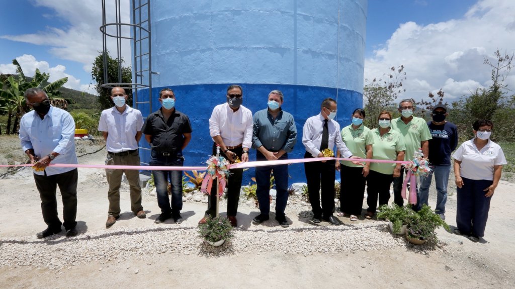  Comunidad de Caguas inaugura oasis para suplir agua potable que beneficiar&aacute; a medio millar de familias 