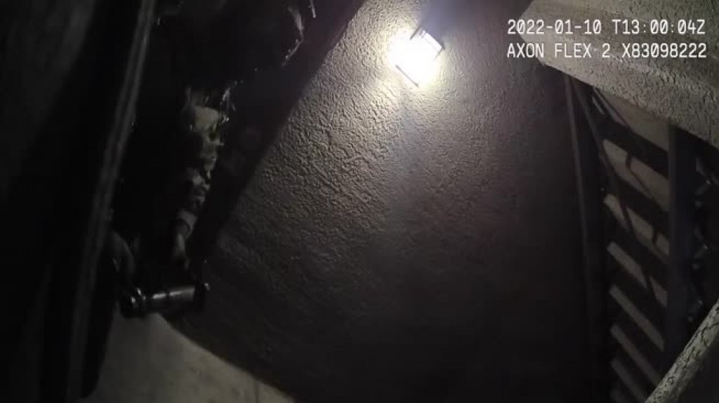  Video: Momento en que una unidad Swat &ldquo;Neutraliza&rdquo; un hombre armado dentro de un apartamento en Las Vegas 