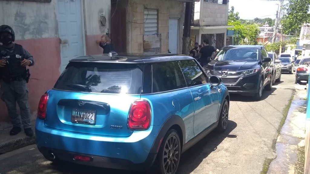  Fotos: Drogas Metro realiza arrestos, ocupa veh&iacute;culos y drogas durante vigilancias 